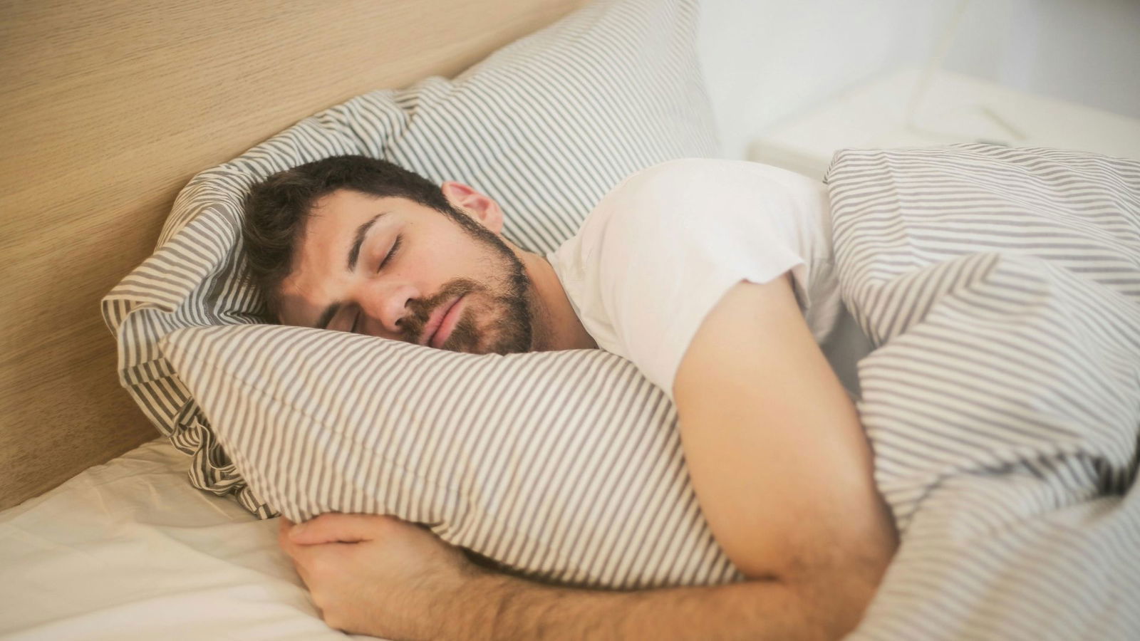 Here’s What Protein Intake Before Bed Does to Your Body- Affects and Tips